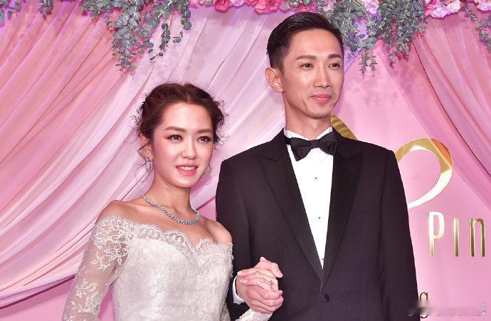 杨千霈洪家杰离婚杨千霈在个人社交账号宣布与洪家杰离婚，称已于去年和平结束婚姻关系