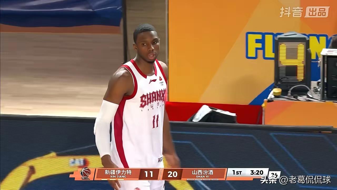 山西和青岛的比赛太让人着急，迪亚洛拿到球就是一个人往前冲，投的也不准，还制造技术