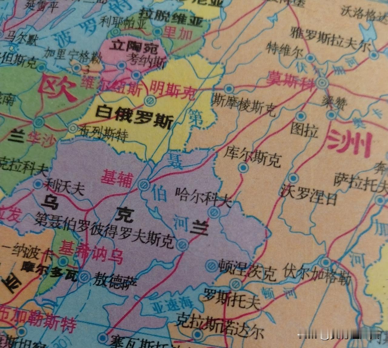 俄乌冲突持续，海外出现一项特殊和谈提议
 
俄乌冲突延续至今，战争消耗巨大，国际