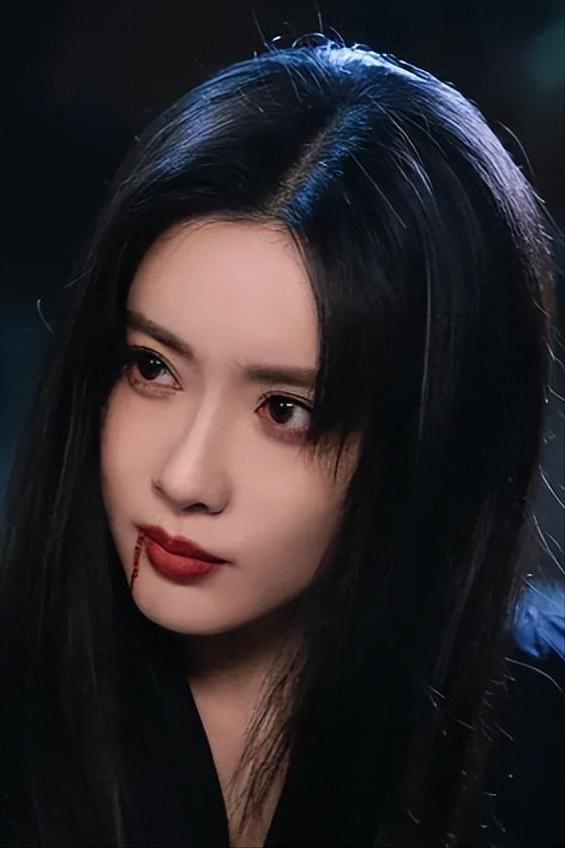 春季档，徐克导演的射雕大戏上演，包上恩扮演黄蓉，让人议论纷纷，都是对比翁美玲的，