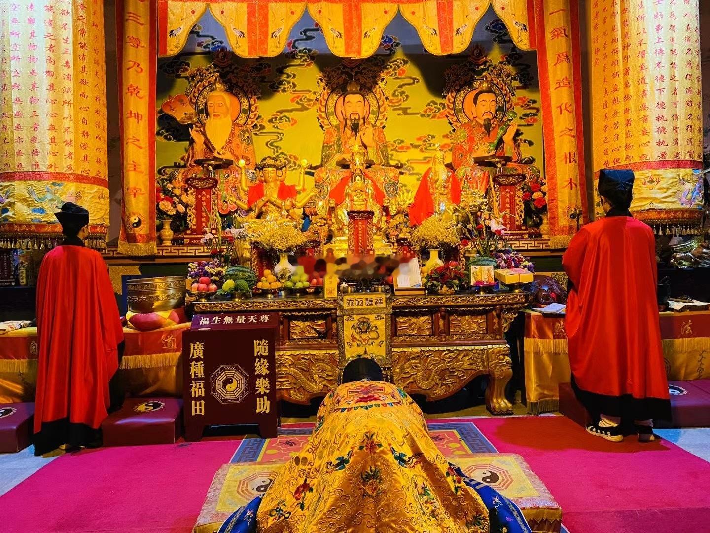 午时礼拜🙏向神明祈福，一年四季平安顺，福顺运顺！ ​​​