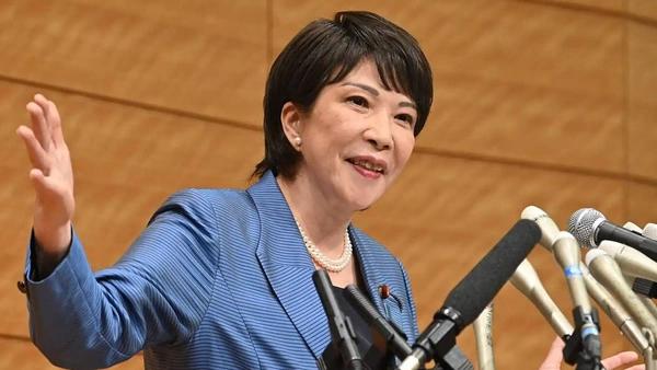 日本首相高市早苗的“衣着焦虑”火了！G20峰会前夕，她在社交媒体直接爆料，为选参