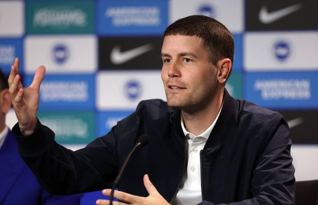 13轮联赛仅一胜，布莱顿主教练许尔策勒也排在了下课榜第一。
相比于上赛季拿了61