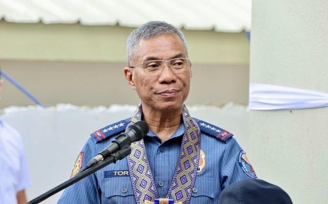 越级提拔自己人引警方不满，小马科斯赶忙亡羊补牢，帮他抓捕杜特尔特的心腹，这次被一