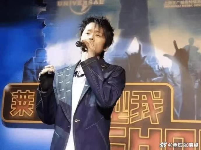 张杰回应 张杰正式发声回应争议，尊重过往各自安好，澄清与谢娜在一起时单身，专注当