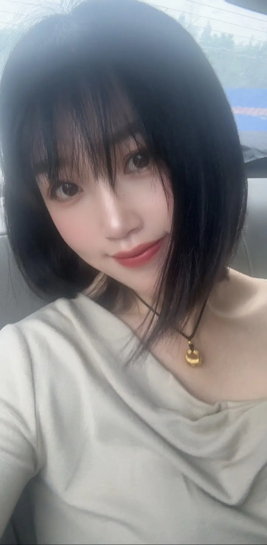 我难过的不是失去 是我曾经那么相信的东西 如泡影般破碎