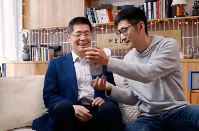 反向拼爹，圆通总裁担任影视飓风董事长