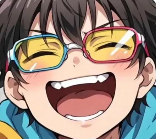 每天早起，准点碰见那仨人，点头笑一下，没说过话，却觉得日子稳当。
突然不见了，心