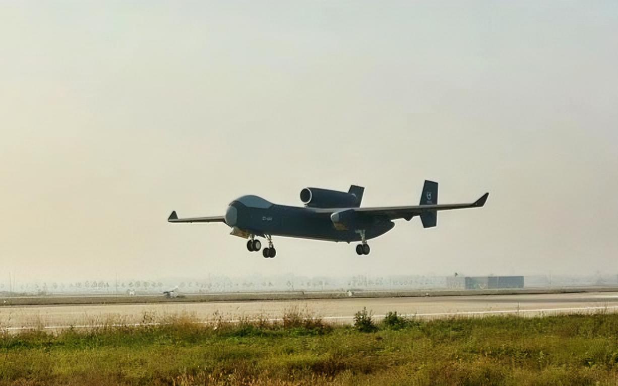 我国“九天”无人机首飞！6吨载重能运货还能救灾

好消息！我国自主创新的“九天”