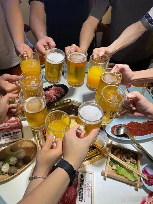 我们会被什么样的人吸引？我很认真的想：一定是那种能活出自己的生命状态的人。晚上在