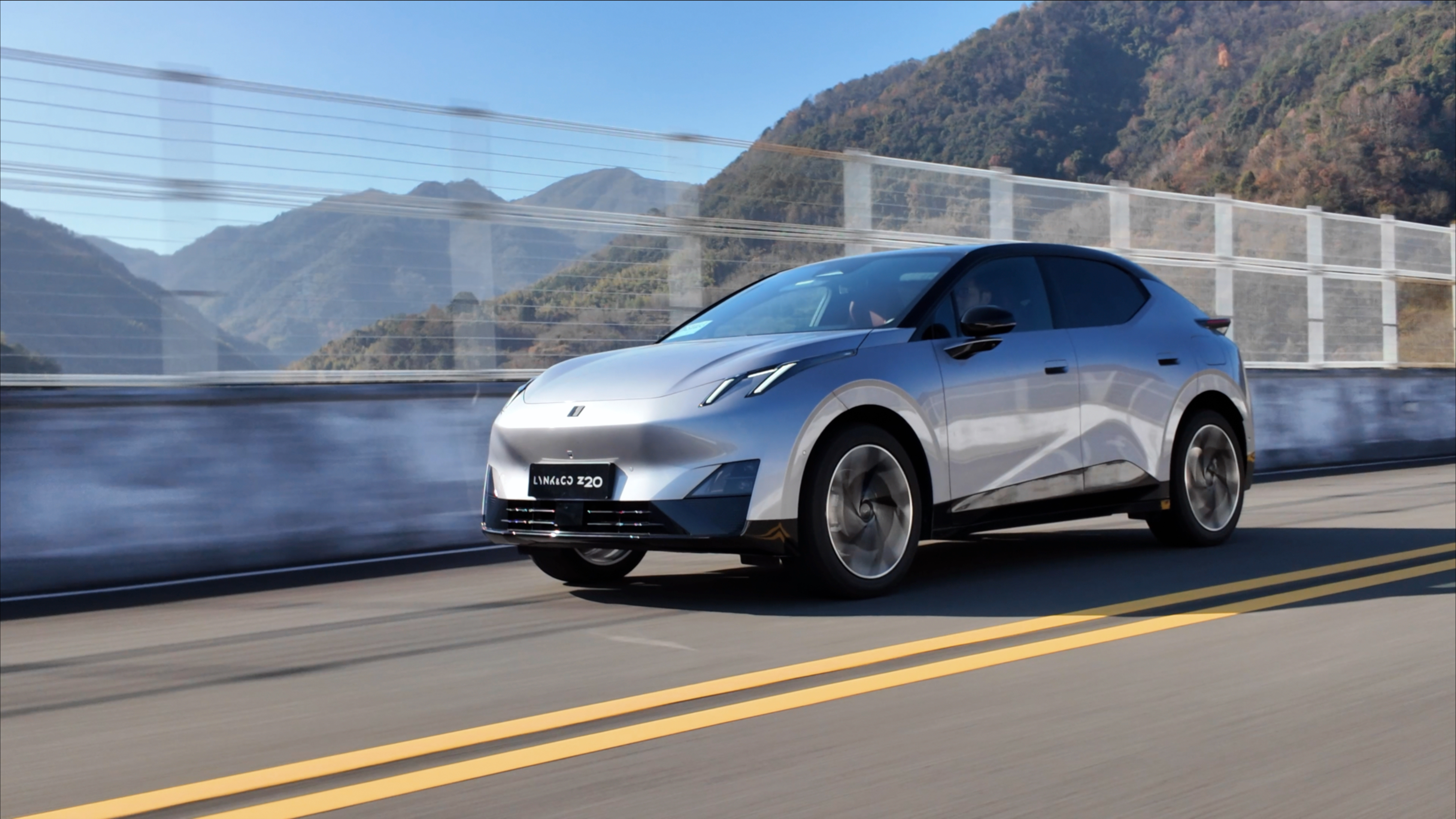 领克Z20视频截图，我喜欢这个造型，邪恶小胖鼠 汽场全开