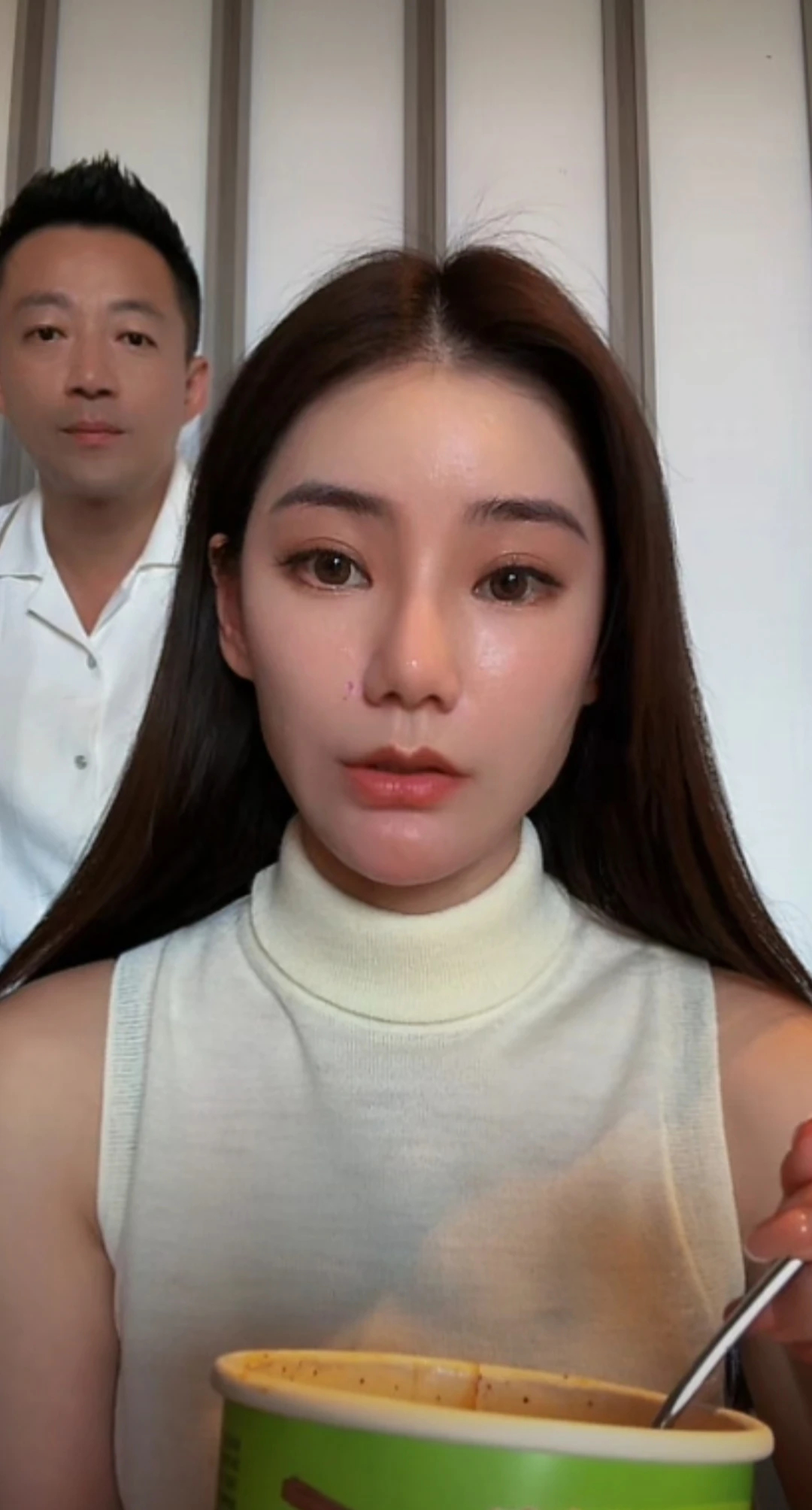 网友热议大风评逐渐回暖。有网友关注到Mandy直播内容可能涉及大，评论区纷纷支持