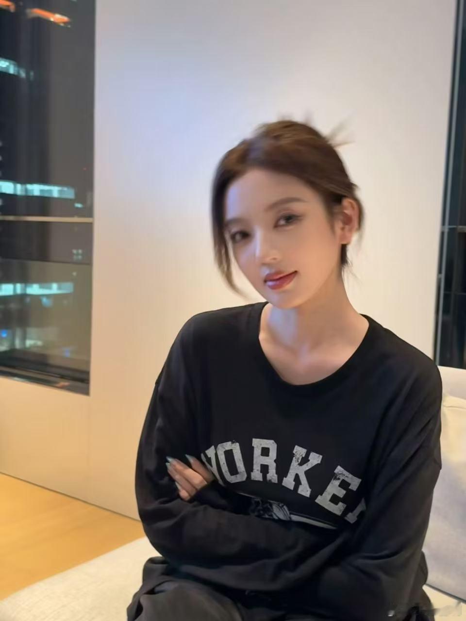 何瑞贤长发vs短发 谁能拒绝长发短发都绝美天花板！何瑞贤每次亮相都眼前一亮，造型