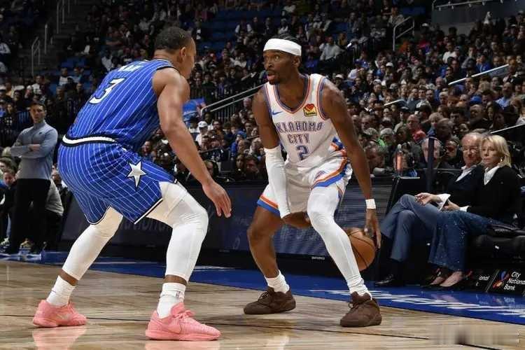 北京时间3月18日，NBA常规赛卫冕冠军雷霆客场对阵魔术，其中魔术是背靠背第二场