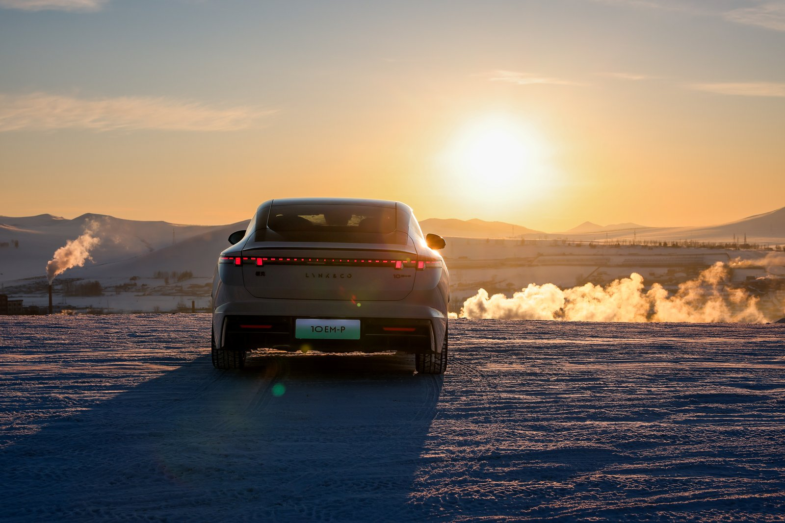 每年春运最怕两件事：服务区排队充电，和长途驾驶的疲惫感。领克跟我说，今年开领克E
