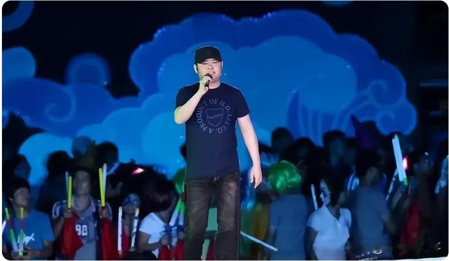 刀郎的成都演唱会火了。
此消彼长。
澳门演唱会必定不怎么样。
不信咱们走着瞧。
