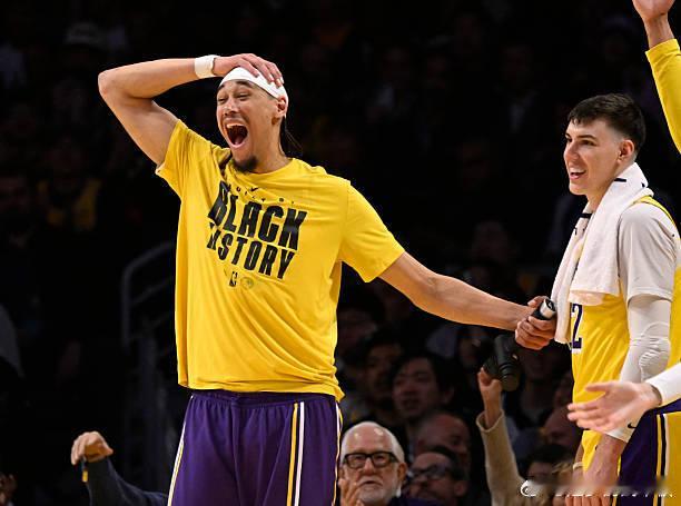 雷迪克：海斯出战今日与太阳比赛！ 湖人vs太阳