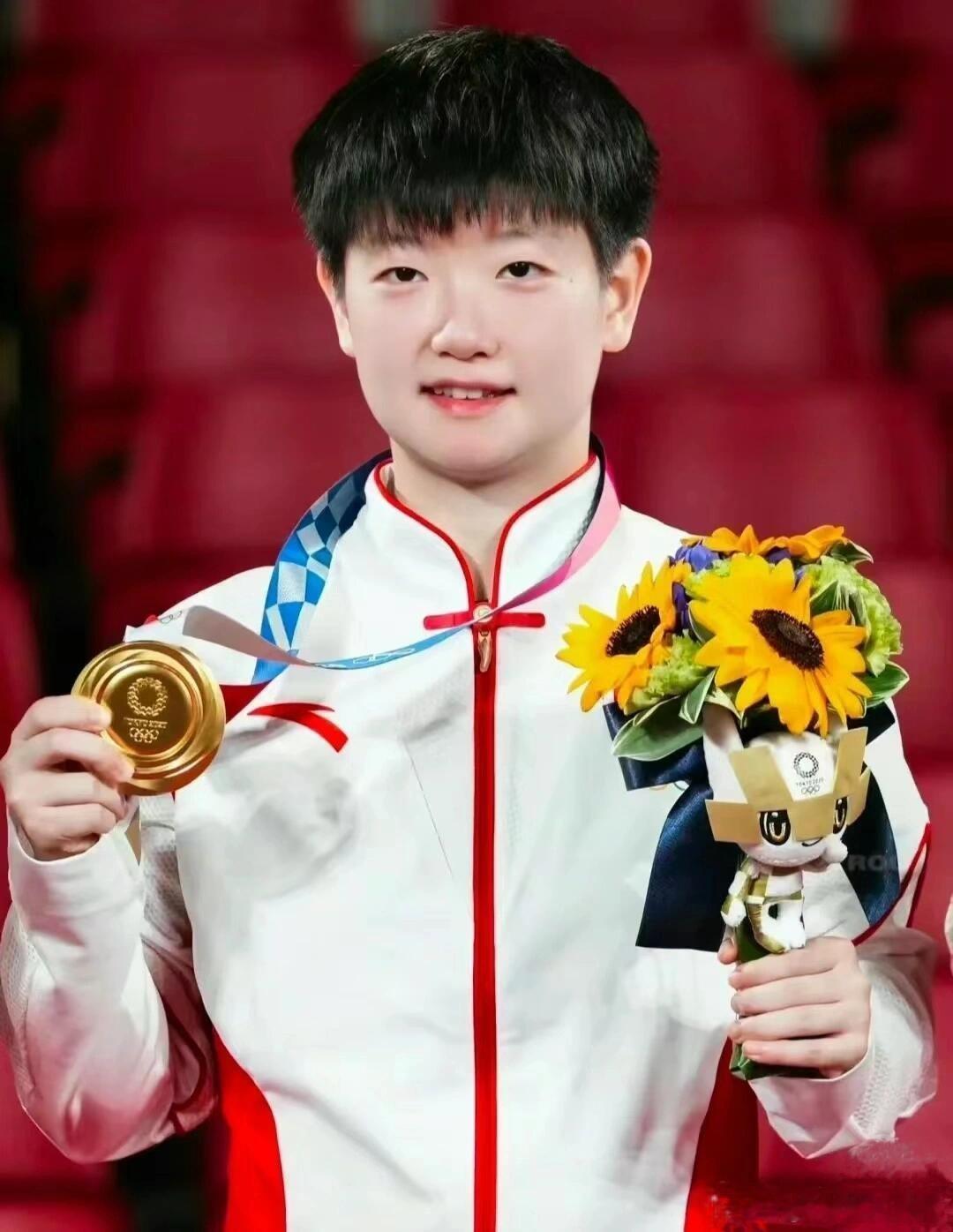 #孙颖莎前教练眼中的莎莎#咱们莎莎啊，就是典型的“台上一分钟，台下十年功”，她的