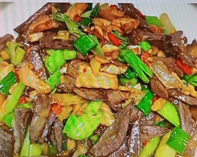 冬天一到，就得从饮食上给自己补补。猪身上有三样好东西，建议每周吃一次。
首先就是