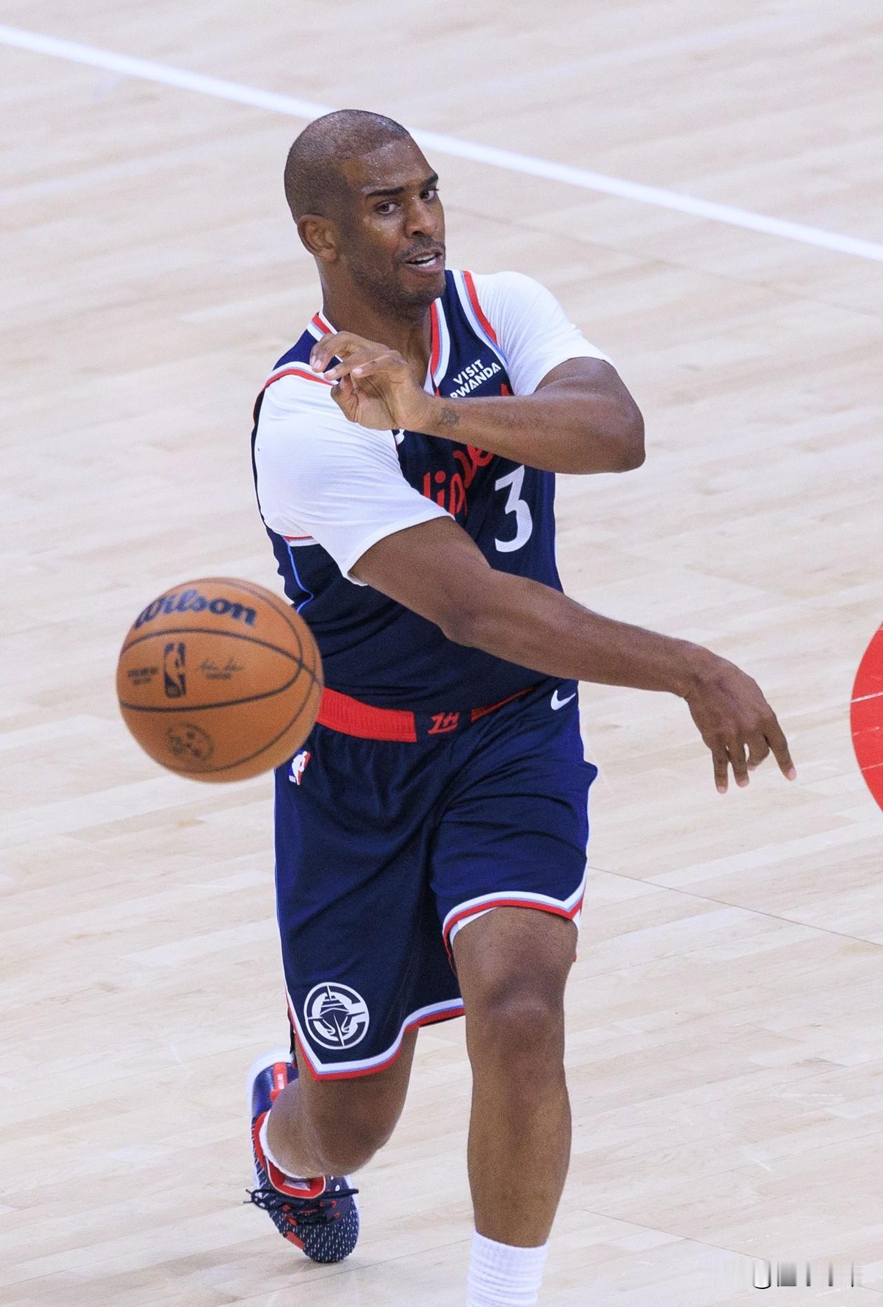 保罗扎心了，自己刚被裁掉快船就大胜赢球了!

赢球不可怕，缺谁谁尴尬，保罗今天就