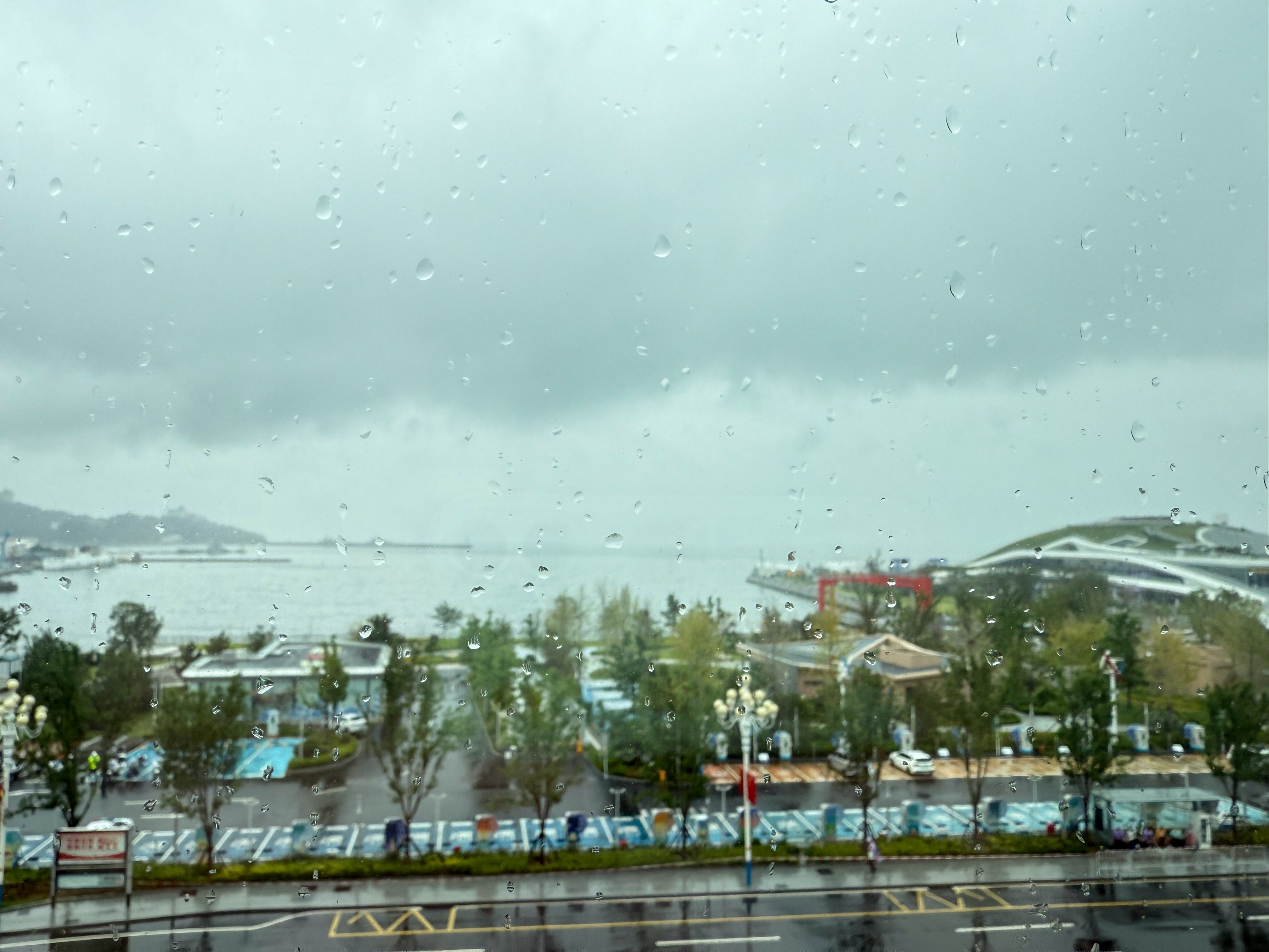 周末愉快[么么哒]听雨等天晴[举手]下一站～QD[春游家族] ​​​