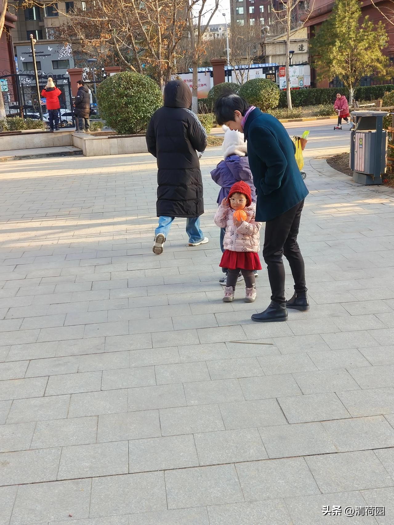 母亲的情绪，其实是一个家庭里流动的空气，孩子就是在这空气里呼吸长大的。

母亲脾