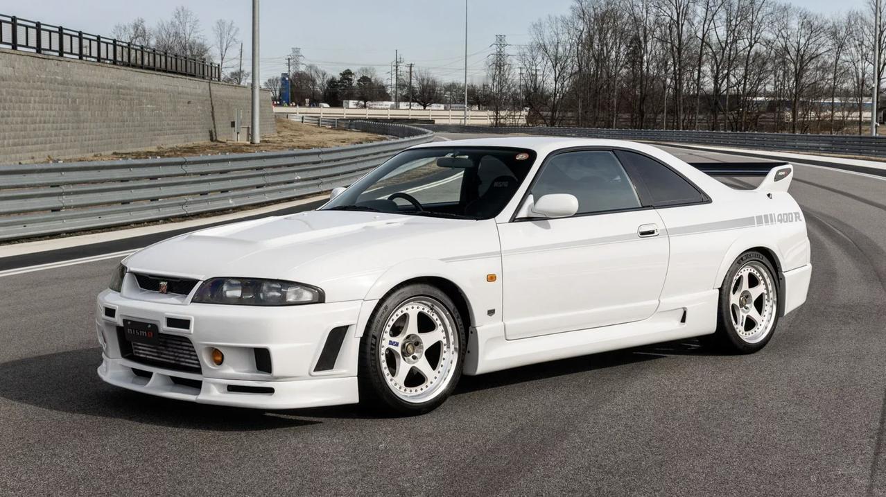 曾经被低估的 R33 世代，如今在收藏界彻底翻身。即将于3月阿米莉亚岛拍卖会上亮