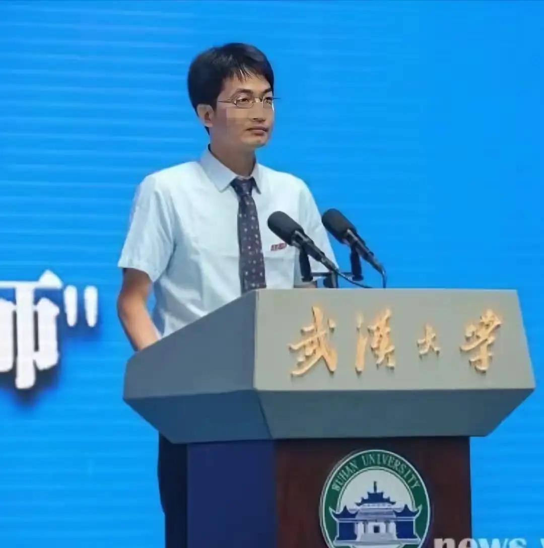付磊教授，是很多人眼中标准的顶级学霸、教科书式的“别人家的孩子”。

求学时期的
