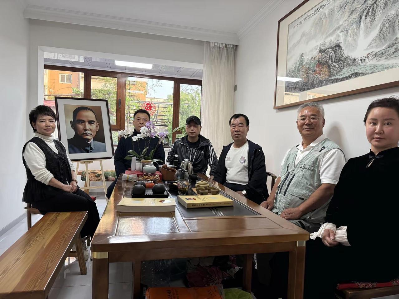人老了有个组织更温馨