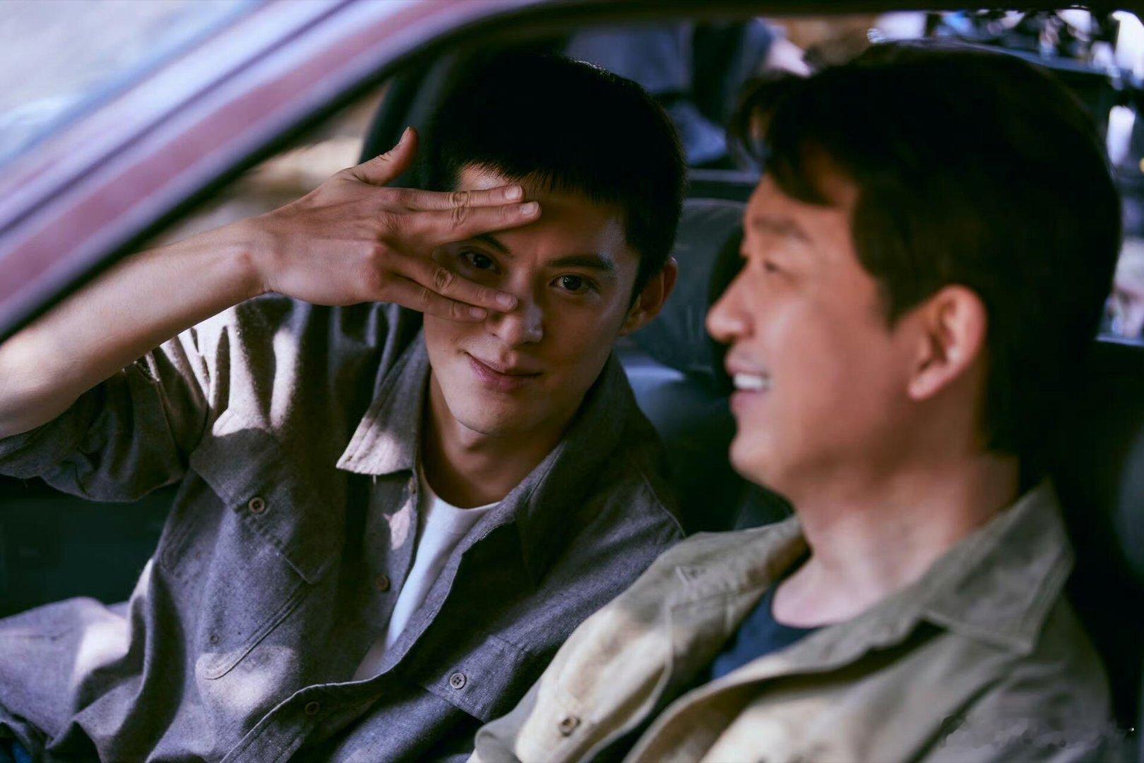 潘粤明千字告别何远航潘粤明黑夜告白收官文案 潘老师这告别信也太长了吧，我看得比追