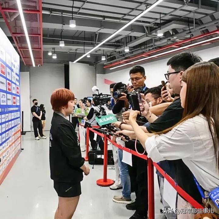 深圳大学又赢了，但孙颖莎没上场。乒超雄安站女团单循环收官战，深圳大学8比4战胜华