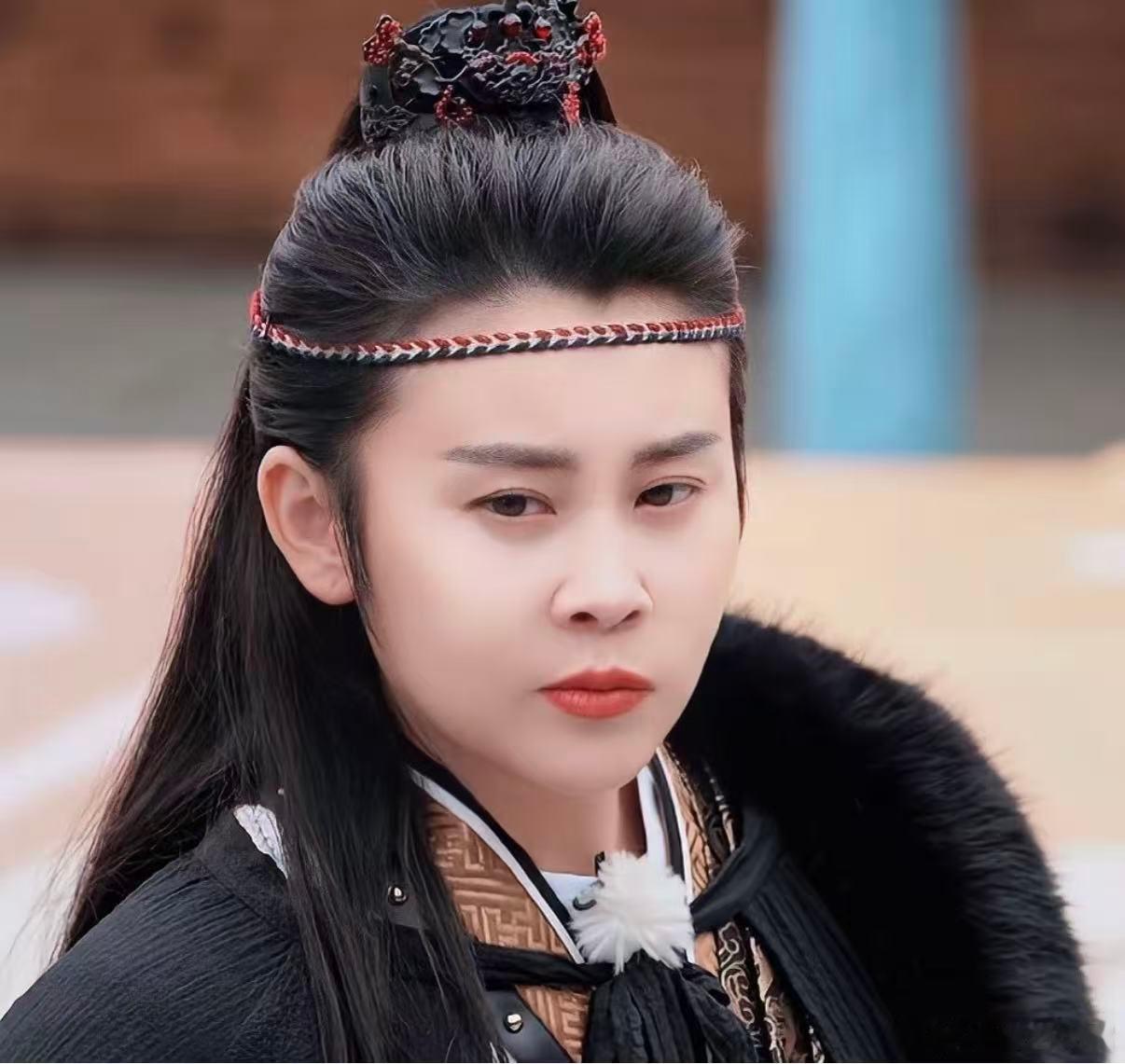网传王濛三公长发造型 长发加古装依旧挡不住濛主的霸气底蕴，背着手溜达都有拿冠军的
