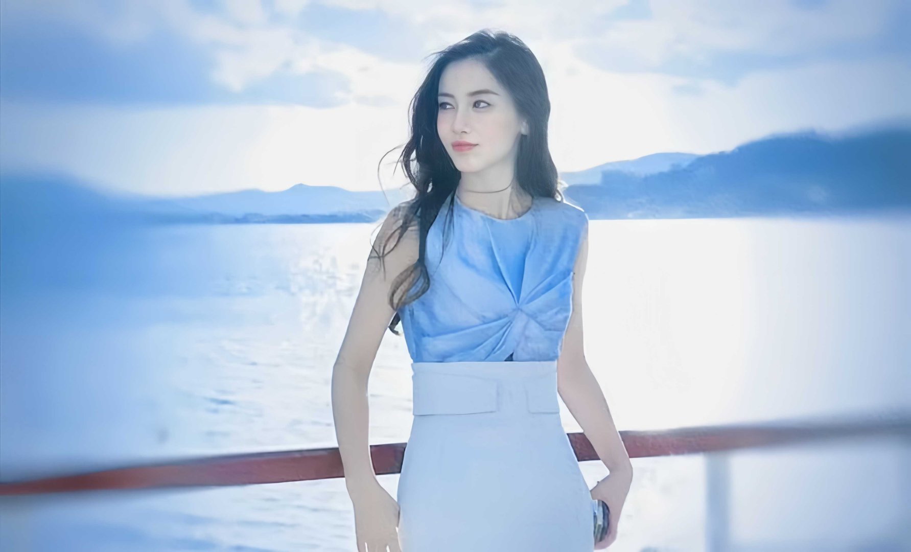 angelababy angelababy 一万份的欢喜，每一份都与你有关，世界