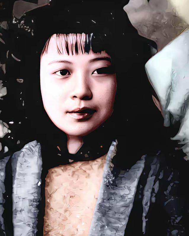 1963年，陈广胜当了师长，听说老家那个拜过堂的媳妇秀兰还在，一个人拉扯着他走时