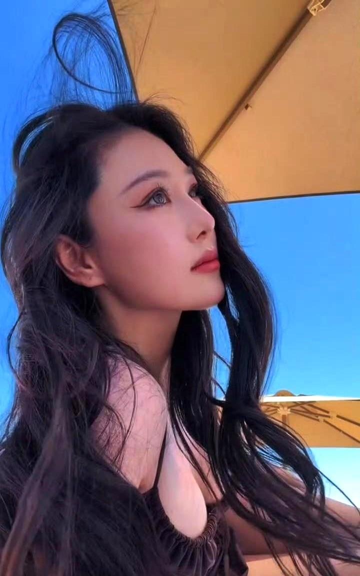 张馨予老公转业进大学保卫处这事儿，看着是退居二线，
何捷脱下特种兵军装换上广州大