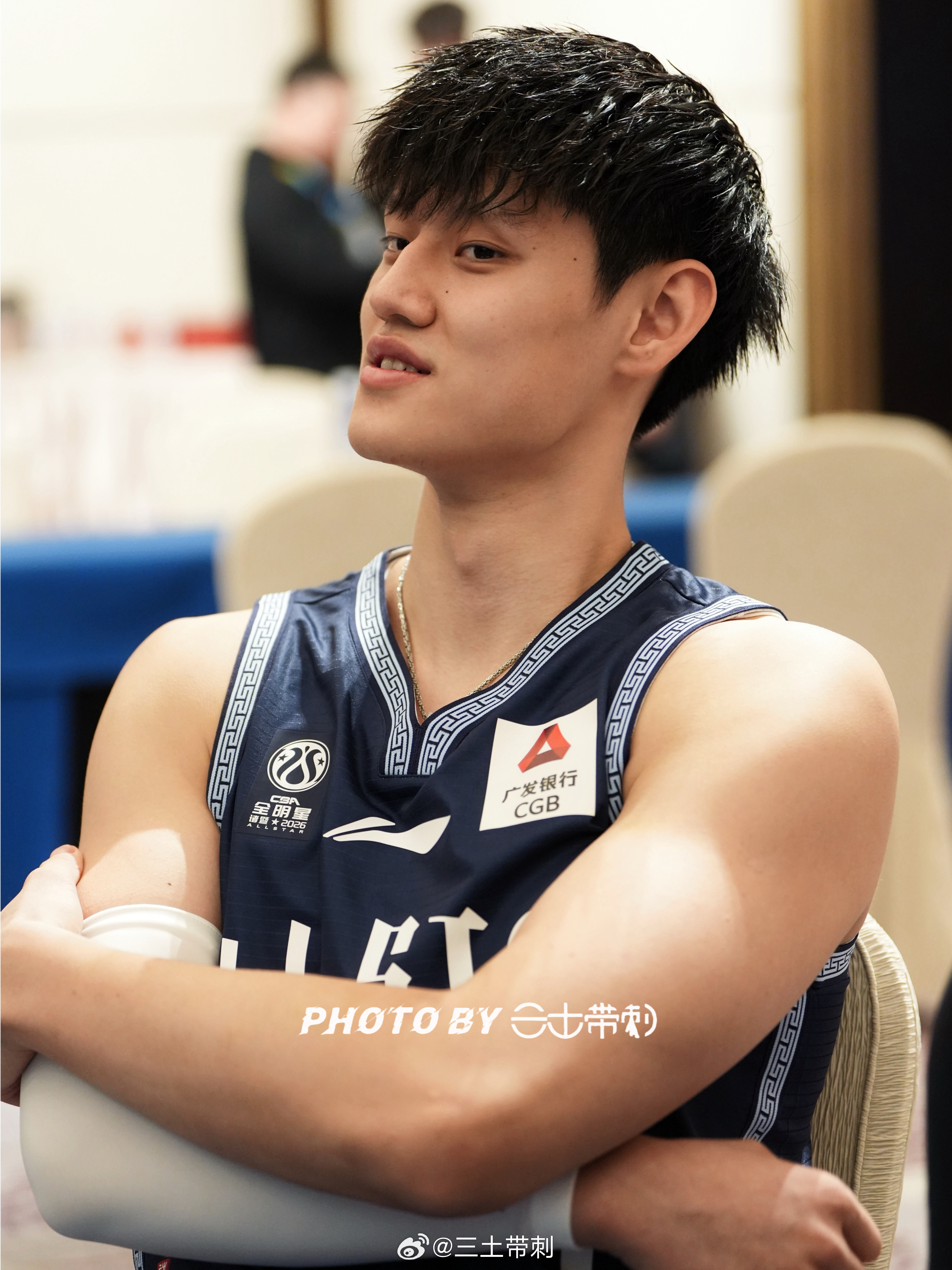 2026cba全明星周末曾凡博 给你个眼神，自己体会