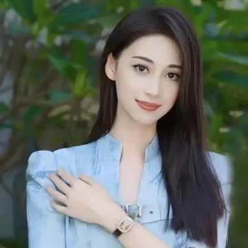 清新自然，笑容甜美，自然光下更显魅力！少女感笑容 秋日清新照 自然笑容 自然美照