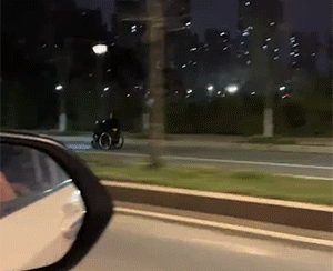 居然追不上轮椅