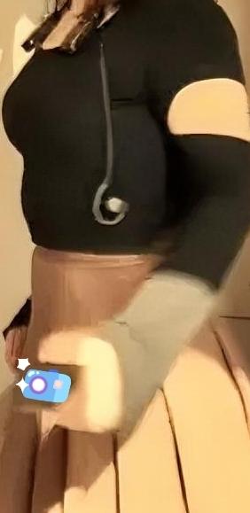 今天听了个笑话。上次油价调价那晚，几个人一起吃饭，其中一人说：“今晚上12点油价