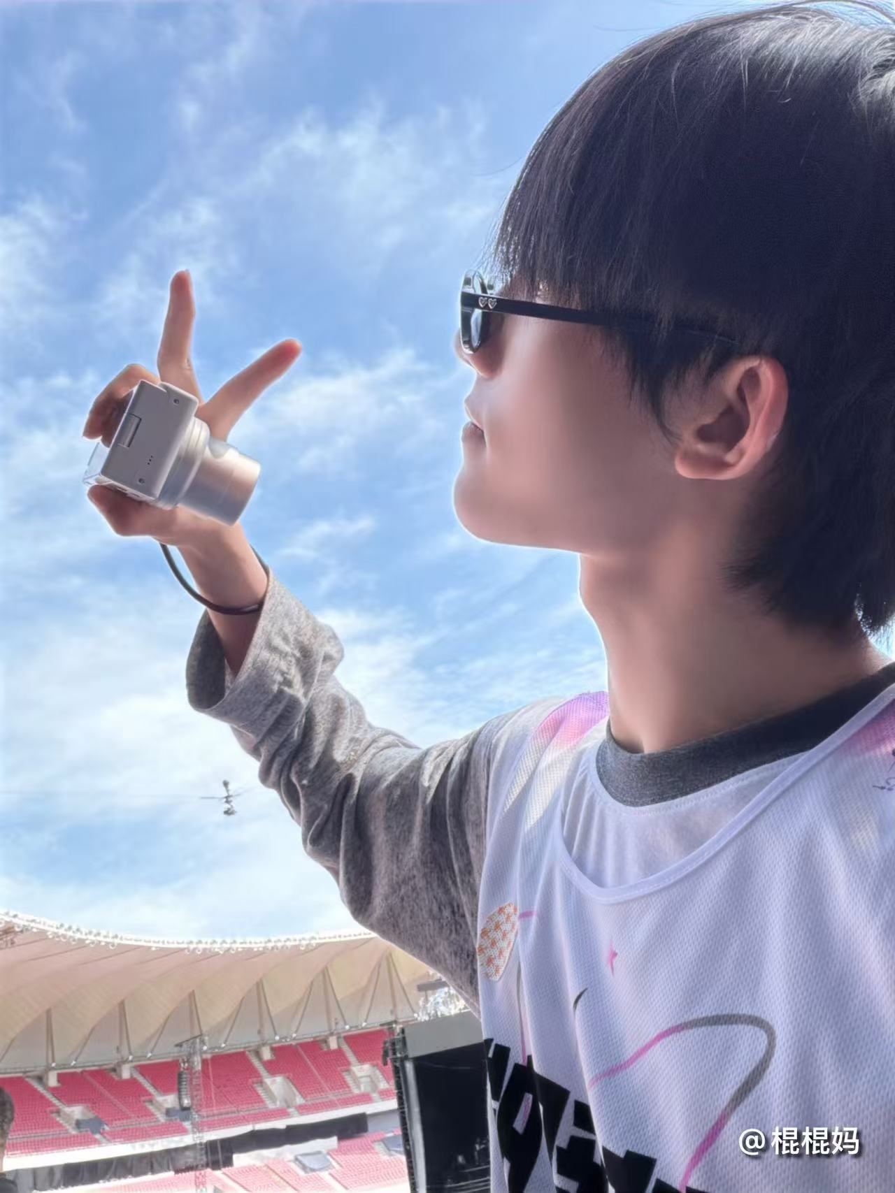 苏新皓和洪海凳凳合影🈶 