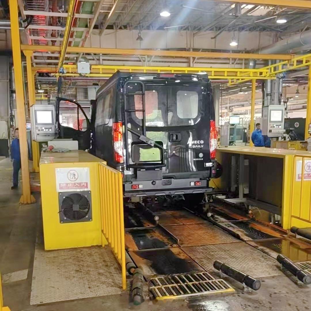 老哥们儿一个半月前跑去南京订的欧胜四驱版终于造出来了！昨天已经质检完毕，很快就能