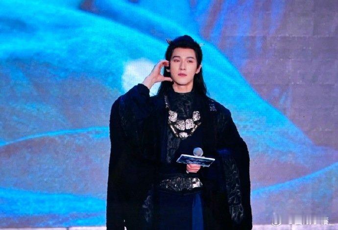 李昀锐零帧起手五连饭撒李昀锐金宣虎wink笑小林好宠粉做他的粉丝好幸福，李昀锐宠