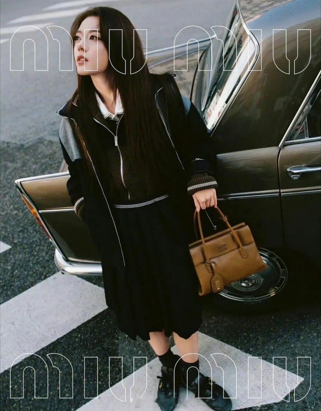 来看看赵今麦、刘浩存、李庚希的MiuMiu拍摄的大片，这三位当红流量小花，有一说