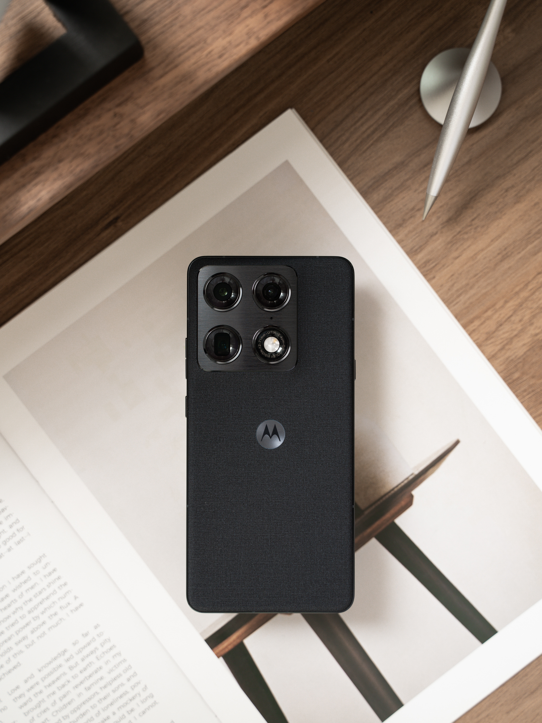 moto X70 Air Pro这名字也是又Air又Pro，在之前的Air风潮里