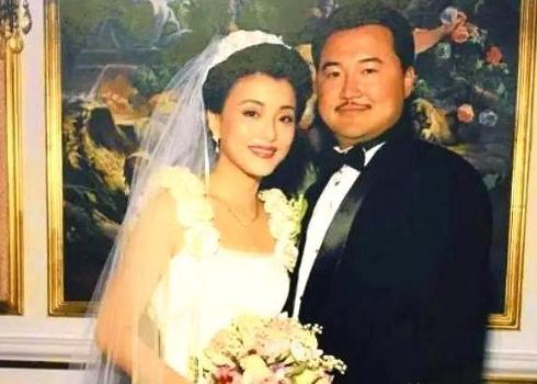 “爱情在金钱面前一文不值！”1994 年，吴征这位富豪豪掷 500 万购置了一艘