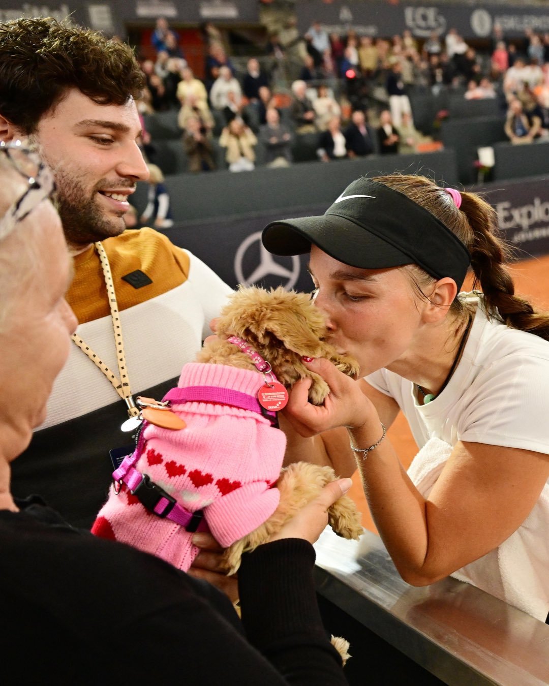 在本土赛事留下美好回忆科尔帕奇庆祝WTA250汉堡站夺冠✌ 