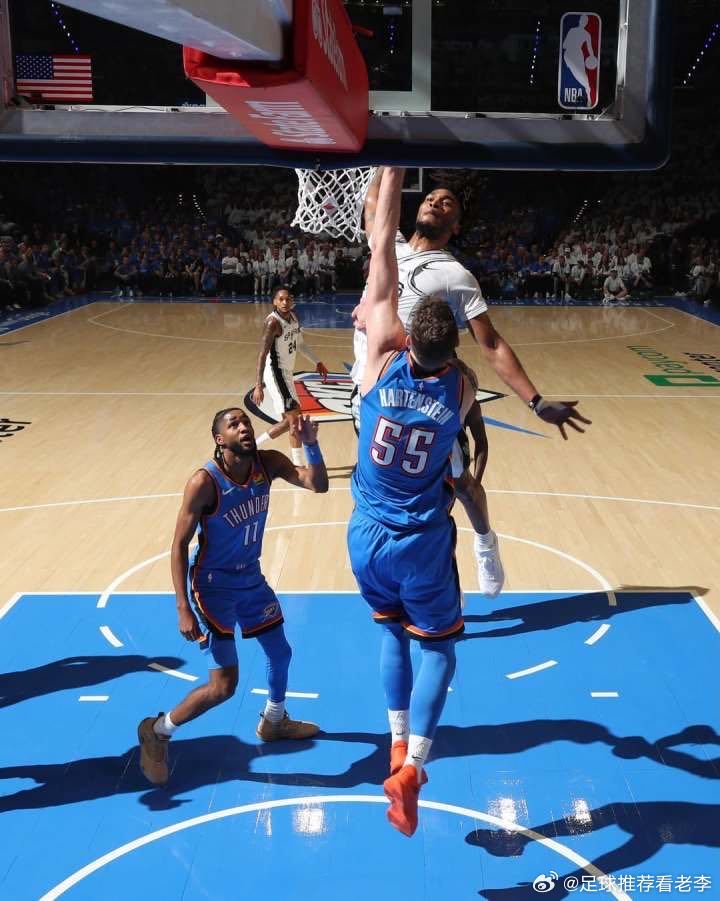 NBA名场面 卡斯尔隔扣 篮球的魅力【✨平地惊雷，天外飞仙｜卡斯尔的一扣，炸穿了