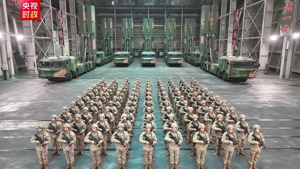 这硬核拜年，也只有中国才有吧。

在央视公开的报道中，火箭军这个硬核拜年方式，真