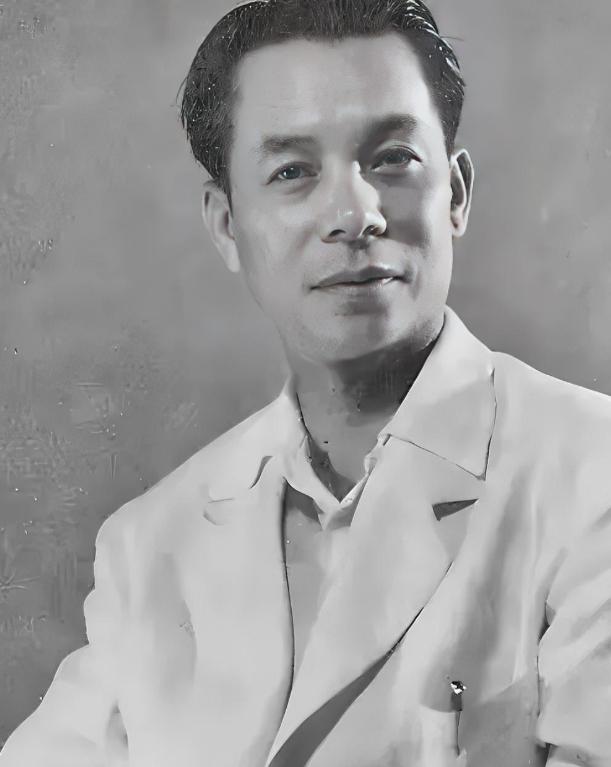 1929 年，一叛徒来找柯麟看病，柯麟当即认出了叛徒，但他没露声色，不慌不忙地给