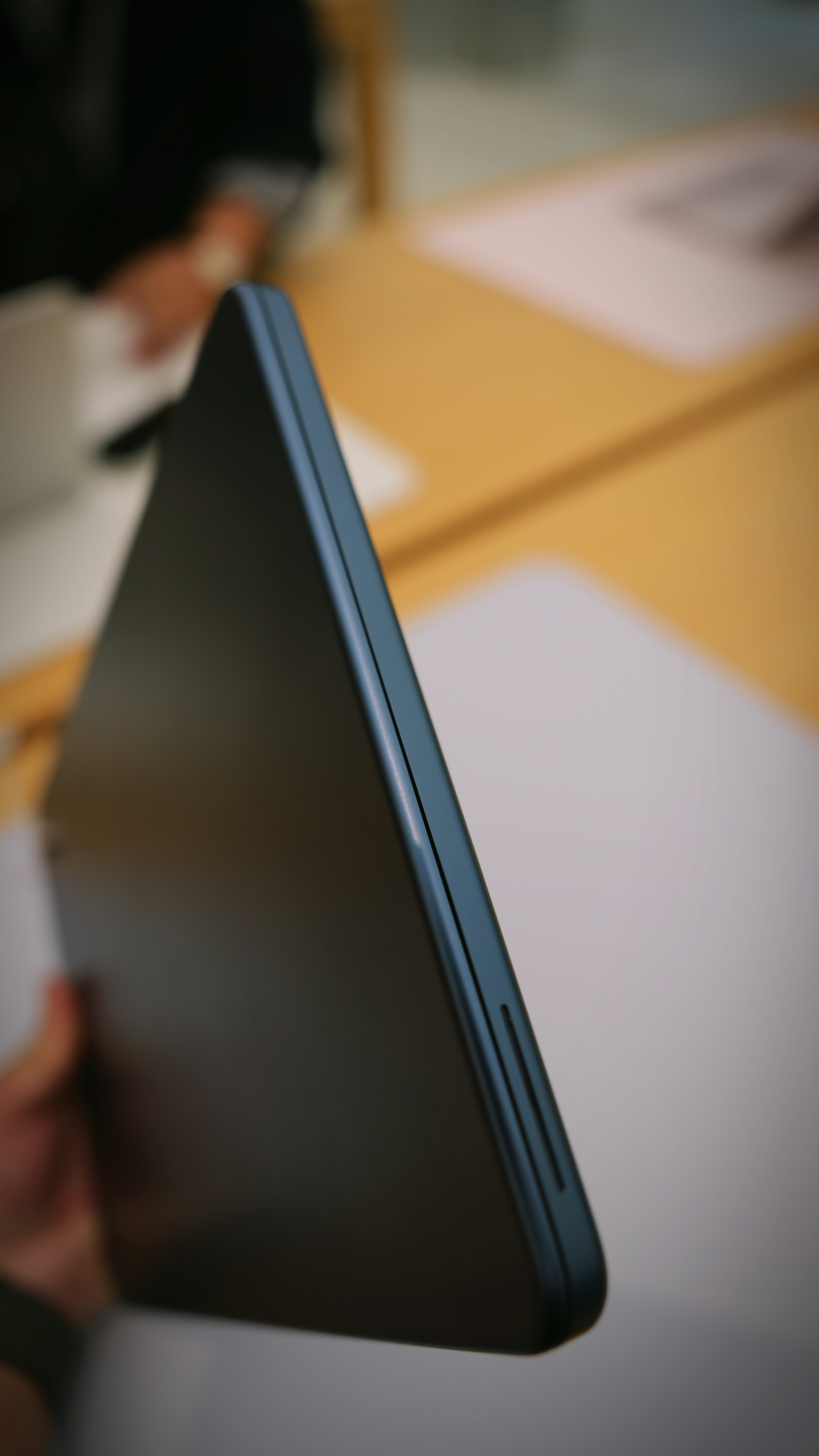 上手了下水果的Macbookneo，你可以理解为就是带了键盘带了macos的ip